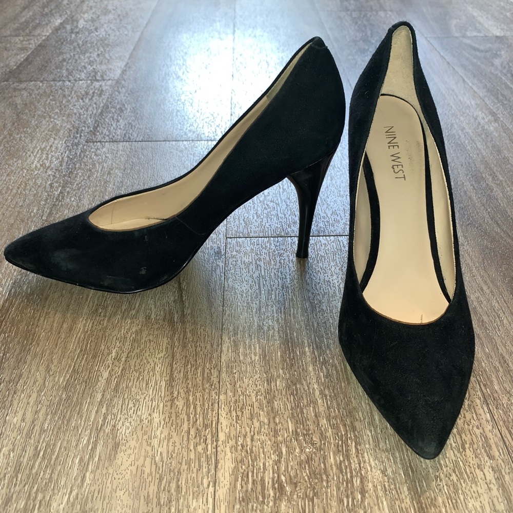 Nine West pointed toe pumps
